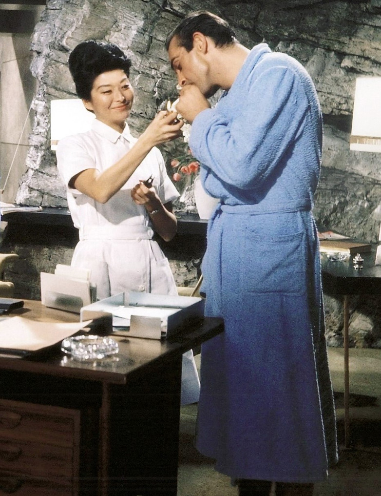 Yvonne Shima and Sean Connery in Dr. No